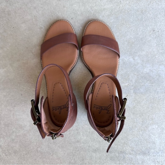 ZODIAC Ilsa Heeled Ankle Strap Heels Sandals Size 9.5 🌸 - Picture 3 of 9